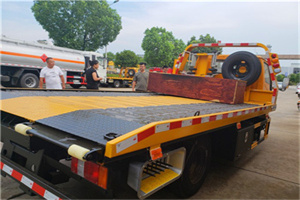 铁山港附近拖车电话号码服务