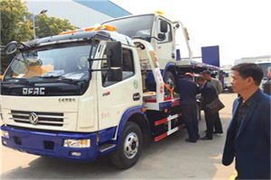 铁山港汽车道路救援拖车价格